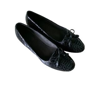 Stuart Weitzman | Nicetie Black Crystal Snake Wedges Size 8